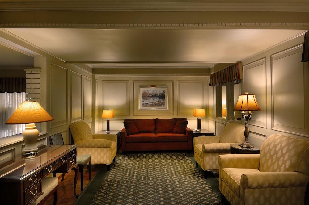 Royal Scot Hotel & Suites Victoria Exteriér fotografie