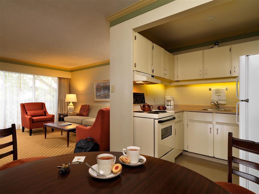 Royal Scot Hotel & Suites Victoria Pokoj fotografie