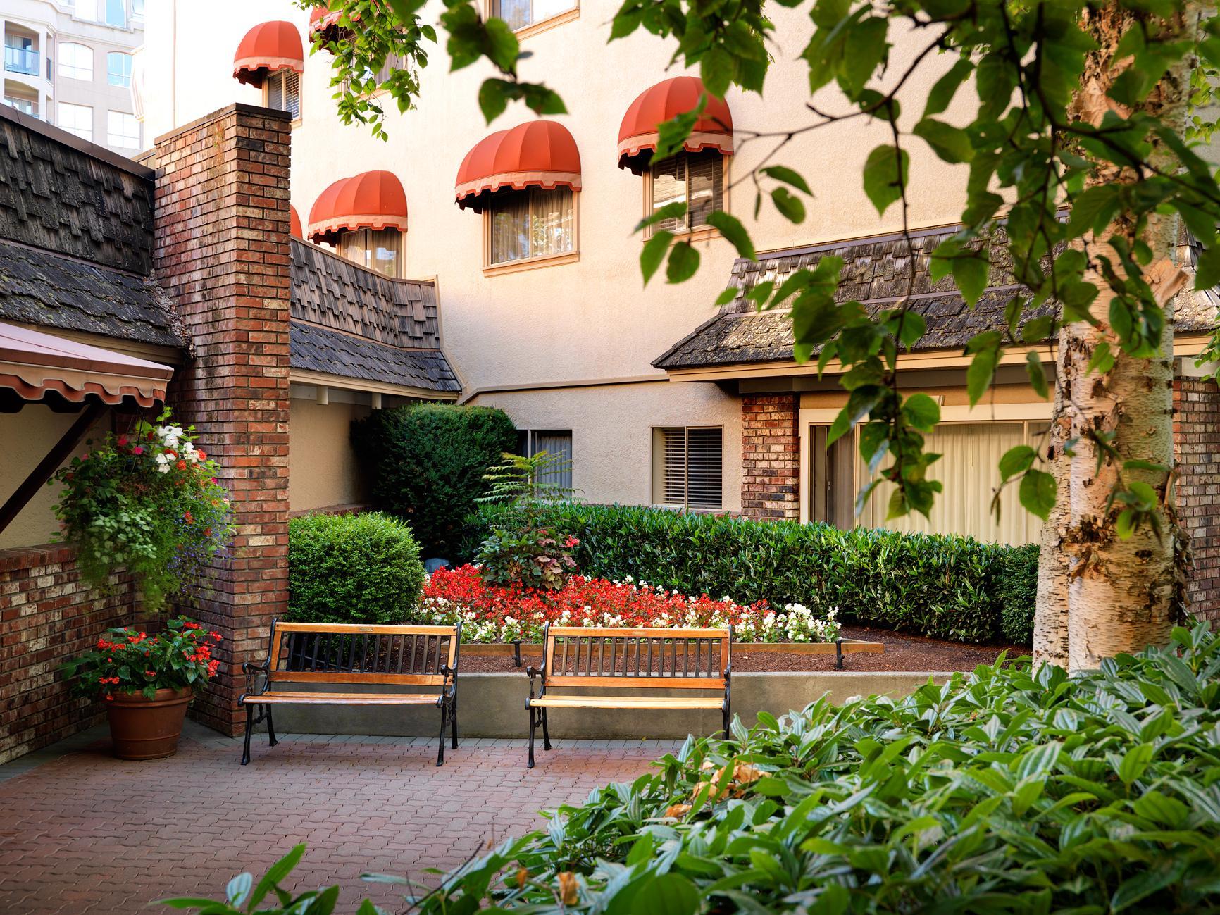 Royal Scot Hotel & Suites Victoria Exteriér fotografie